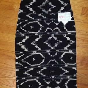 Lularoe NWT S Cassie Black
